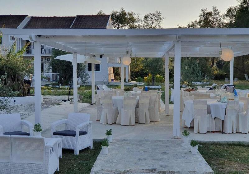 בית מלון כפרי Alykes Family Resort