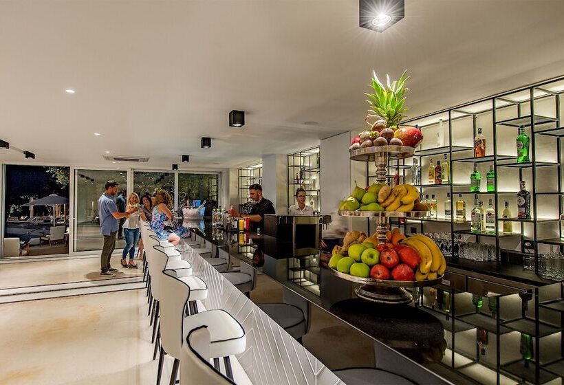 هتل Amaronda Resort & Spa