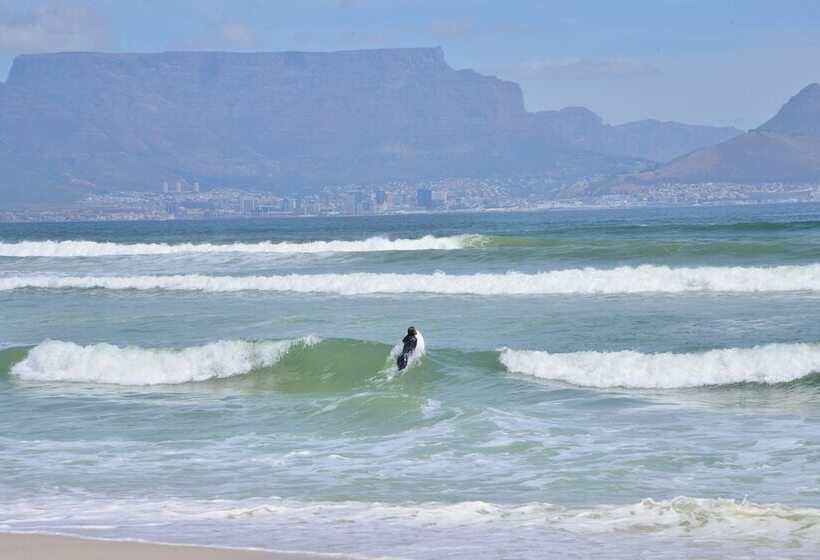 هتل Blaauwberg Beach