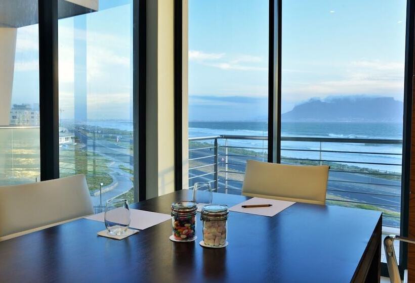 هتل Blaauwberg Beach