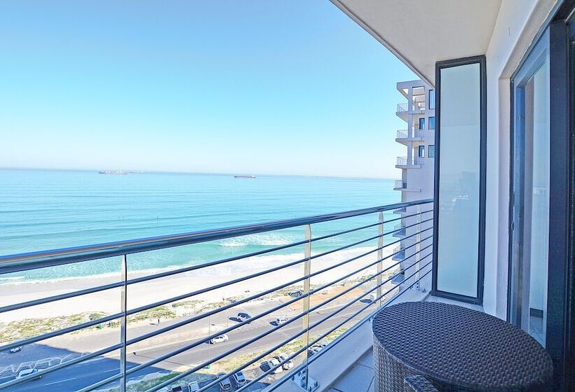 هتل Blaauwberg Beach