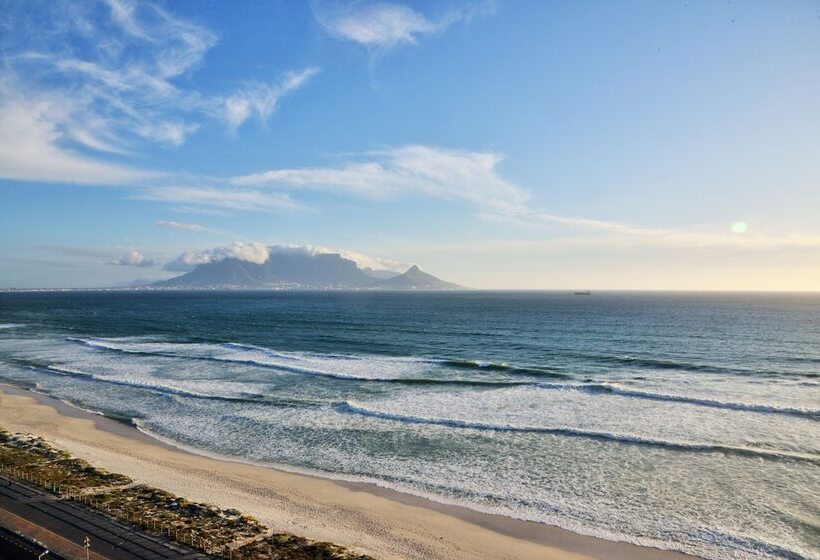 هتل Blaauwberg Beach