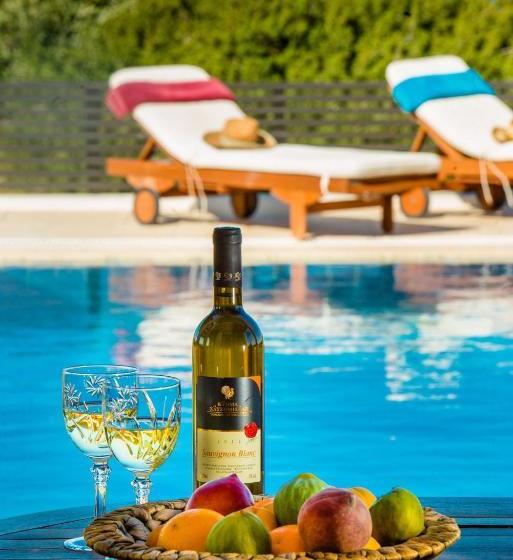 Отель Blue Wave Villas