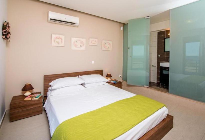 Отель Blue Wave Villas