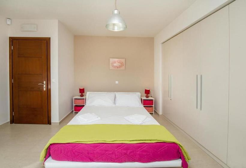 Отель Blue Wave Villas