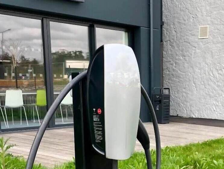 Отель Campanile Laval Nord