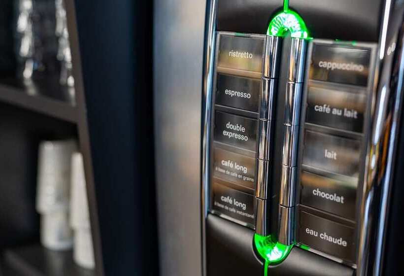 Отель Campanile Laval Nord