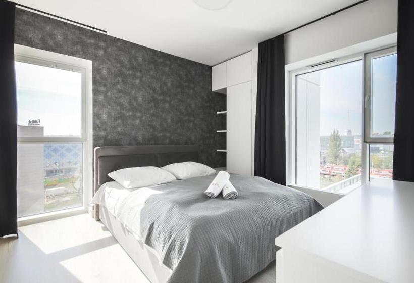 هتل Poznan Apartments Towarowa
