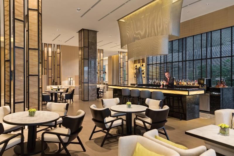 هتل Courtyard By Marriott Iloilo