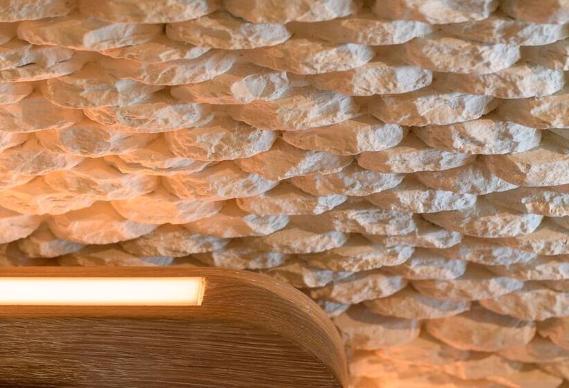 ホテル Divelia East