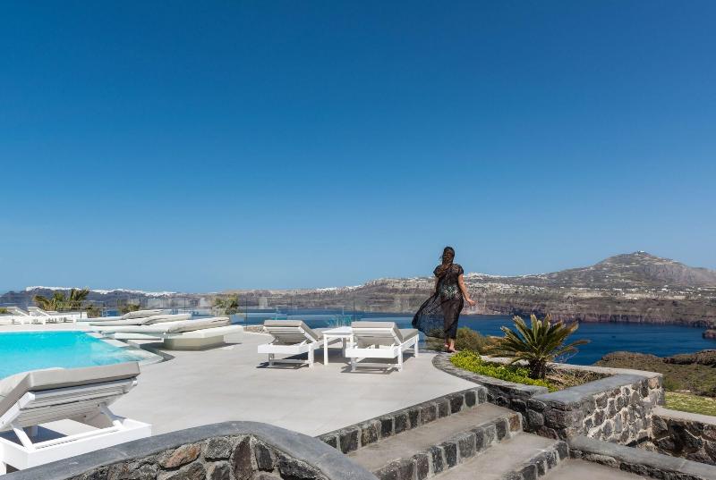 Hotel Elements Of Caldera Suites