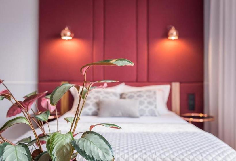 ホテル Fragola Apartments Old Town