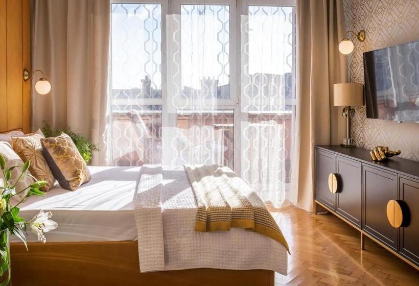 ホテル Fragola Apartments Old Town