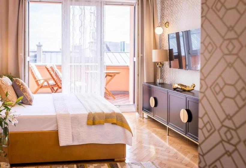 ホテル Fragola Apartments Old Town