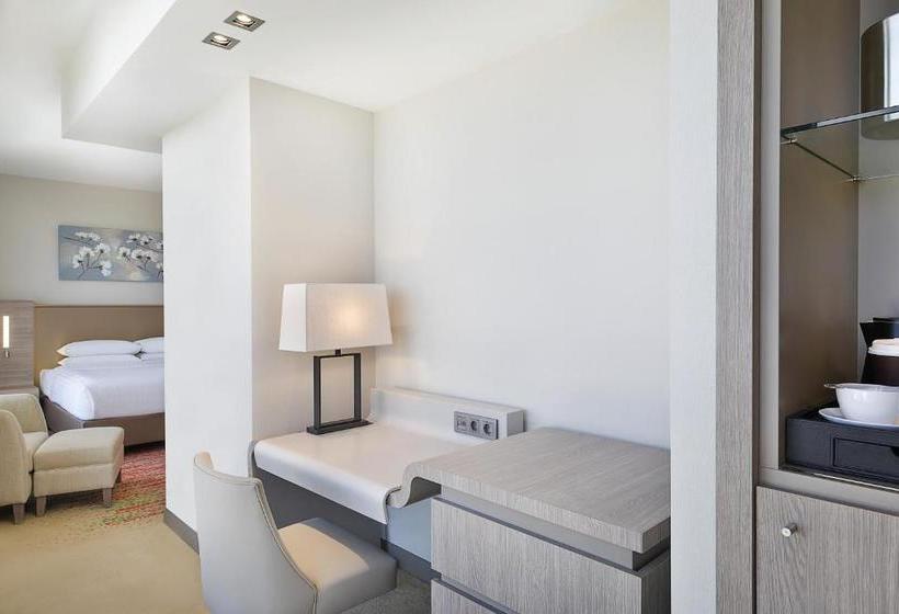 Park Mall Hotel & Conference Center