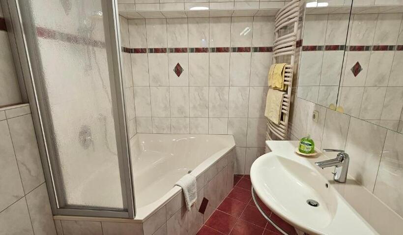 هتل Garni Pramstraller