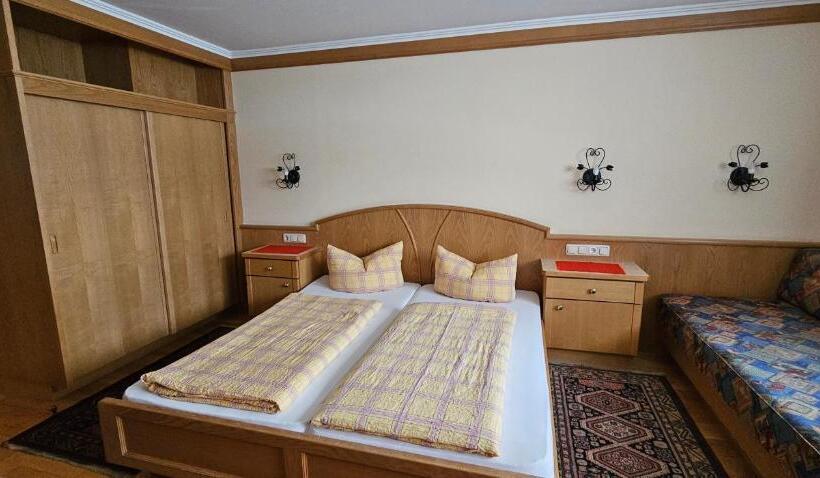 هتل Garni Pramstraller