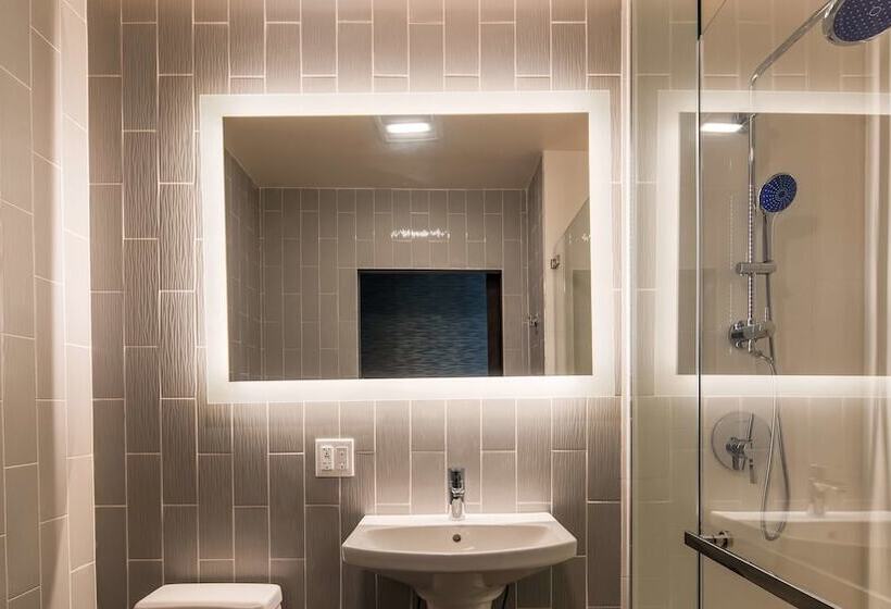 בית מלון כפרי Glō Best Western Brooklyn Nyc