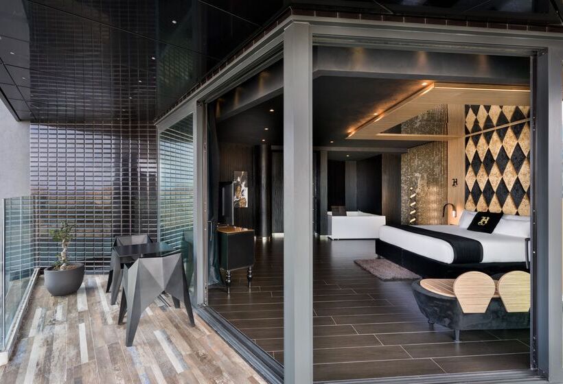 H Hotel - Adults Only