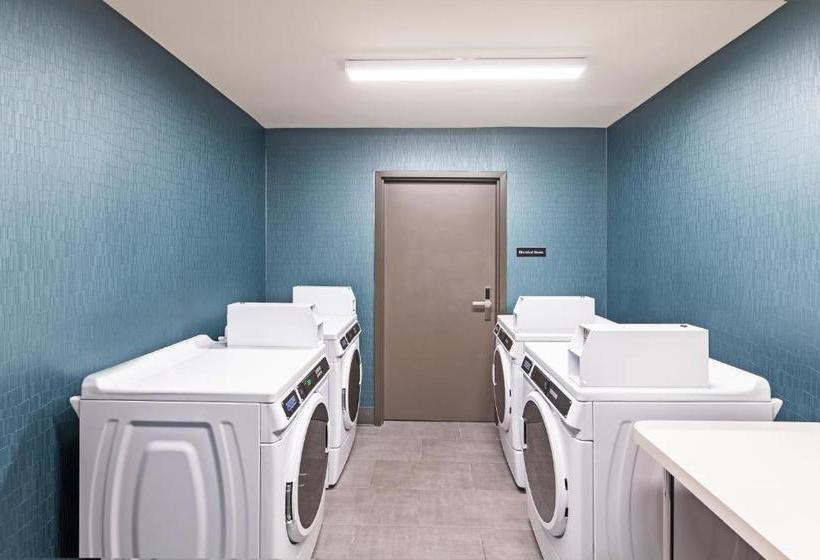 فندق Hampton Inn Gardner Conference  Center