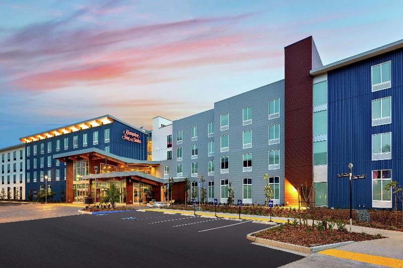 فندق  hampton Inn & Suites San Diego Airport Liberty Station