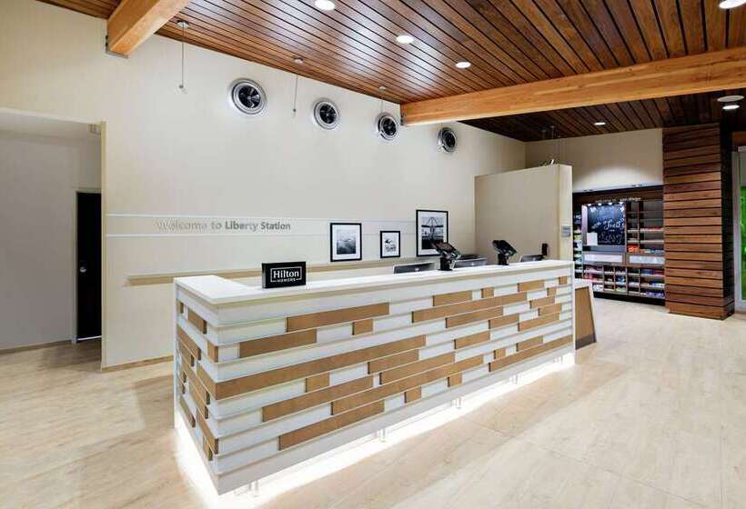 فندق  hampton Inn & Suites San Diego Airport Liberty Station