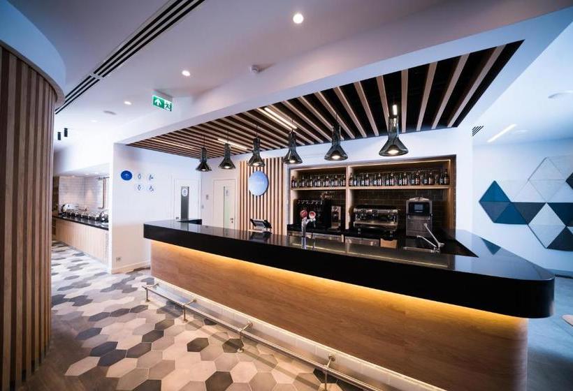 Отель Holiday Inn Express Moscow  Baumanskaya, An Ihg