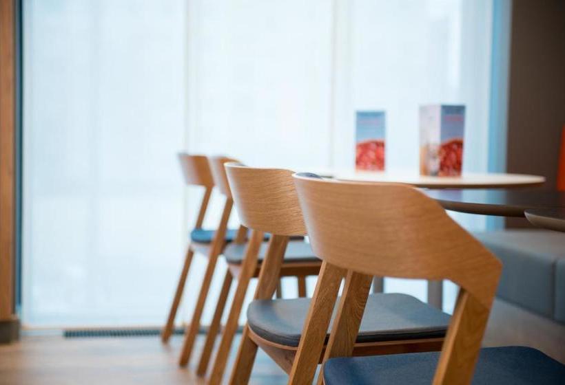 Отель Holiday Inn Express Moscow  Baumanskaya, An Ihg