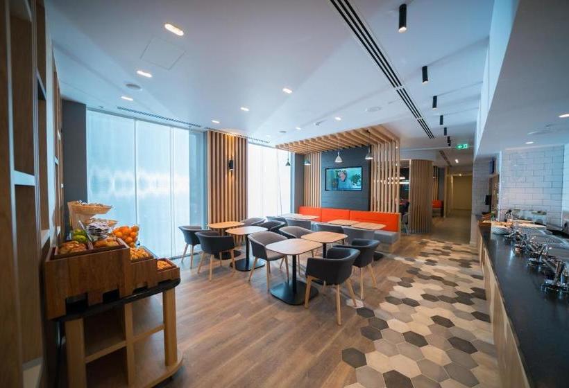 Отель Holiday Inn Express Moscow  Baumanskaya, An Ihg