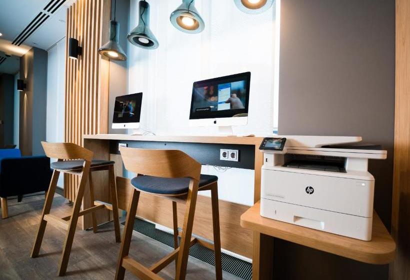 Отель Holiday Inn Express Moscow  Baumanskaya, An Ihg