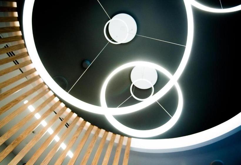 בית מלון כפרי Holiday Inn Express Moscow  Baumanskaya, An Ihg