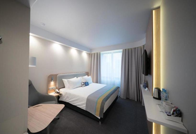 Отель Holiday Inn Express Moscow  Baumanskaya, An Ihg