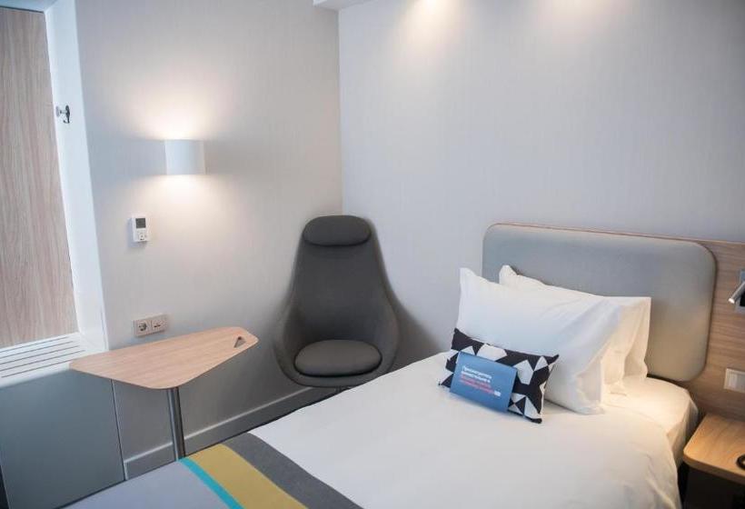 Отель Holiday Inn Express Moscow  Baumanskaya, An Ihg