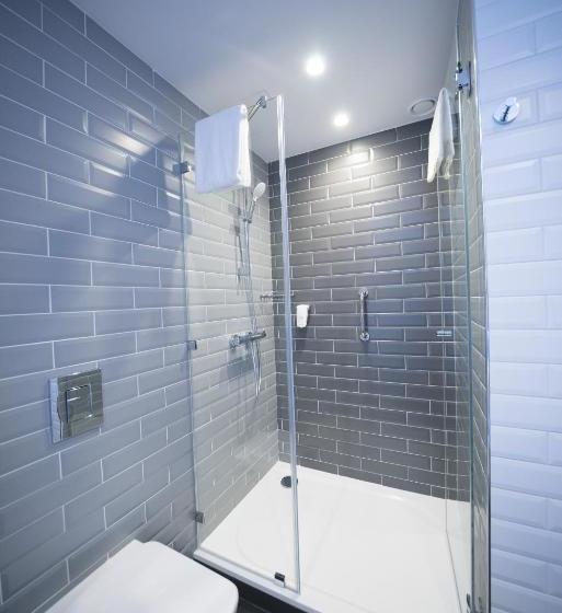 Отель Holiday Inn Express Moscow  Baumanskaya, An Ihg