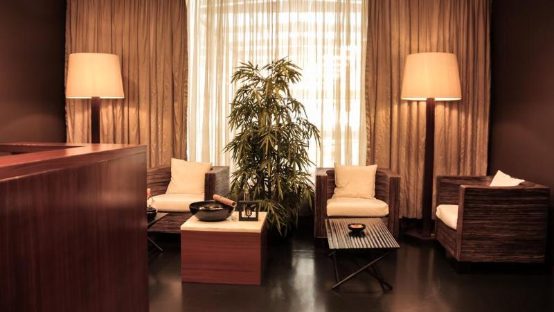 Отель Holiday Inn Porto