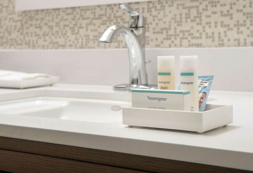 هتل Home2 Suites By Hilton Phoenix Airport South