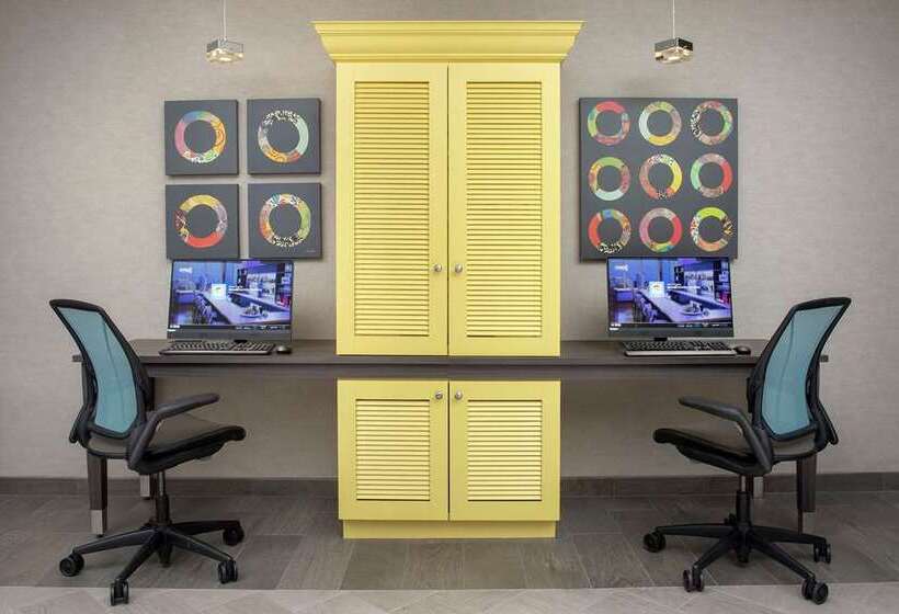 هتل Home2 Suites By Hilton Phoenix Airport South