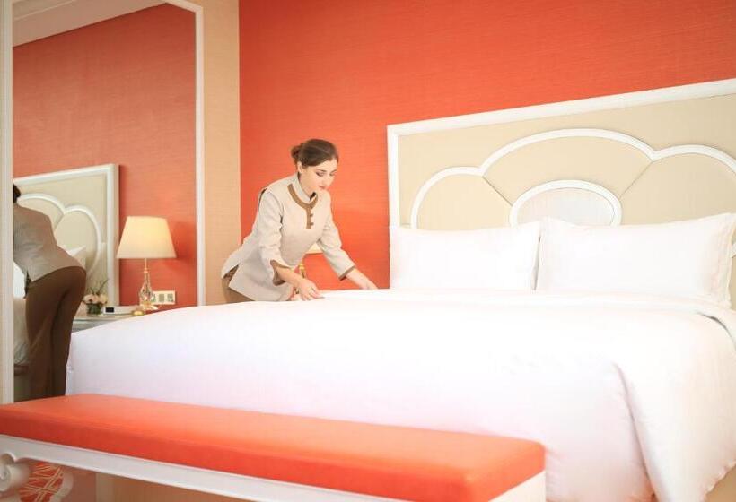 Отель Howard Johnson Plaza Ningbo