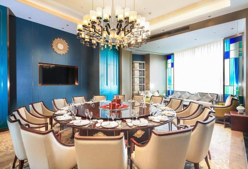 Отель Howard Johnson Plaza Ningbo