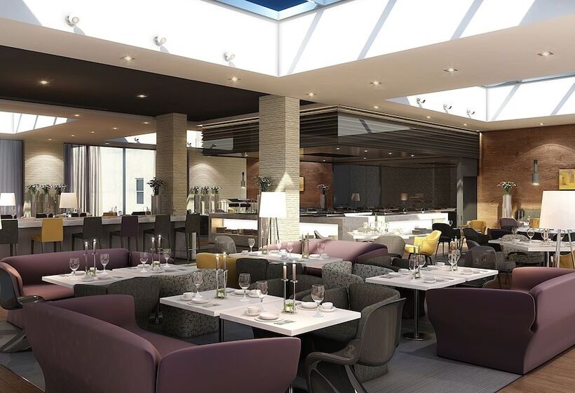 Отель Hyatt Place Dubai Wasl District