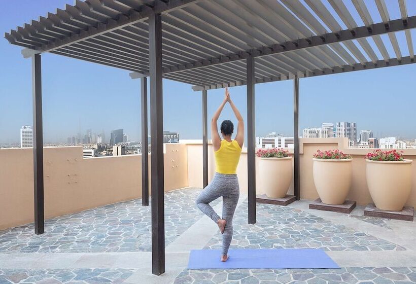 Отель Hyatt Place Dubai Wasl District