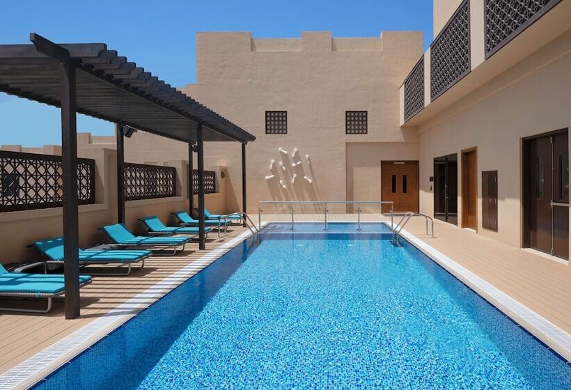 Отель Hyatt Place Dubai Wasl District