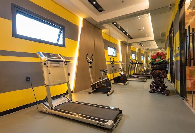 ホテル Ibis Styles Fuzhou Wuyi Square