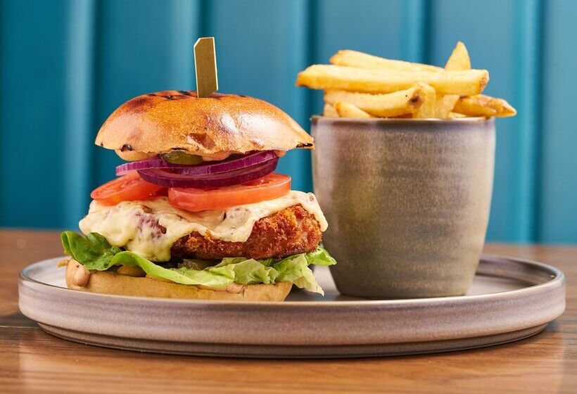 Отель Indigo Manchester   Victoria Station, An Ihg