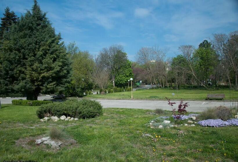 호텔 International Home Of Scientists Joliot Curie