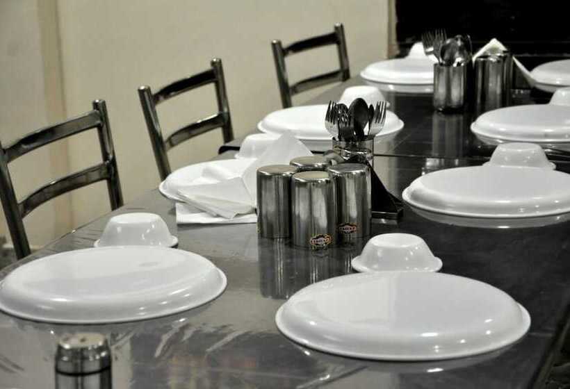 فندق Kirti Plaza