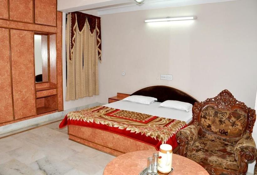 فندق Kirti Plaza