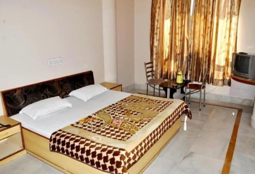 فندق Kirti Plaza