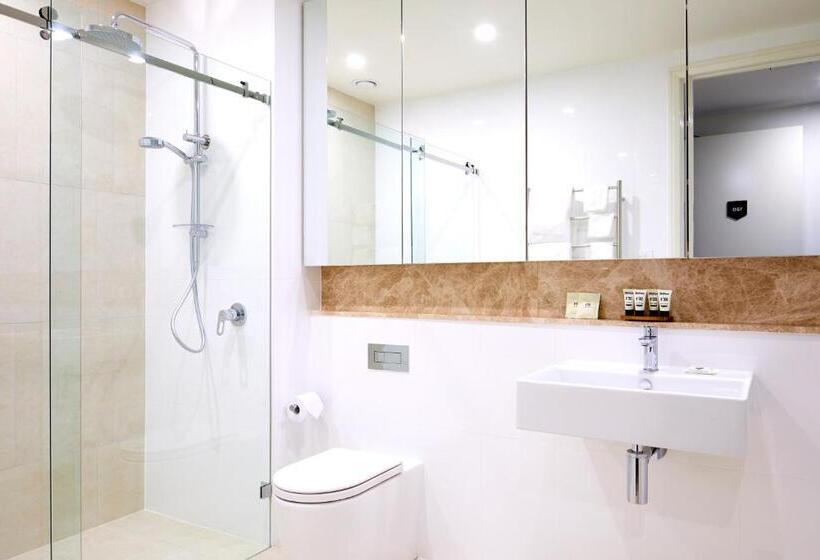 Отель Knightsbridge Canberra