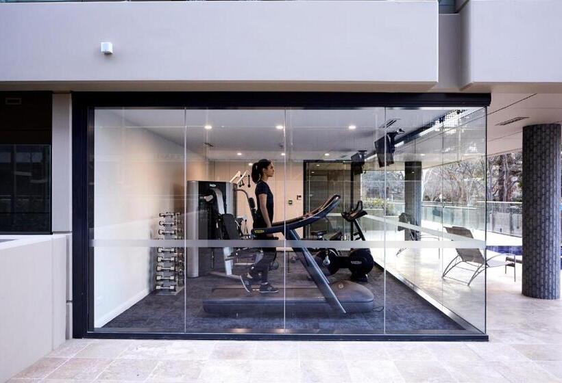 Отель Knightsbridge Canberra